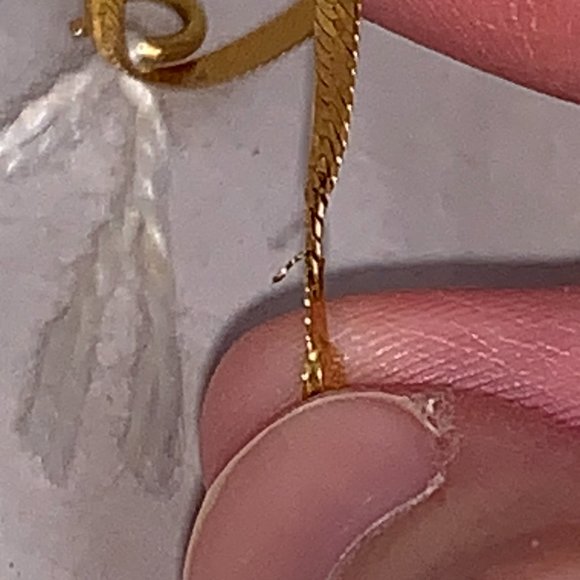 7 1/2 long 14 Kt Gold Herringbone Bracelet - Picture 2 of 10